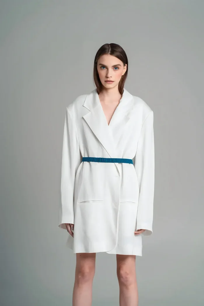blue elastic belt
