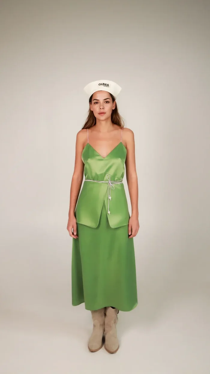 dress with an open back and a decorative belt - green